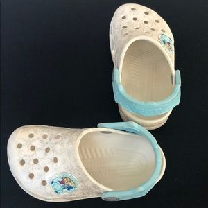 Crocs size 8-9 toddlers Frozen
